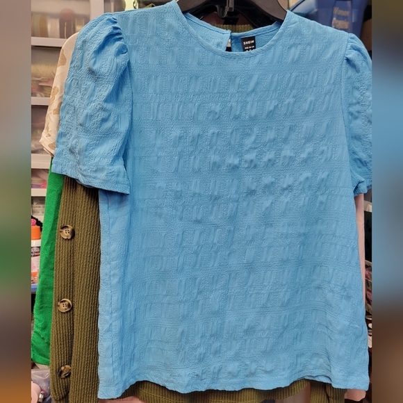 H&M Tops - Schein Blue Textured Puff Sleeves Keyhole Back Top Medium